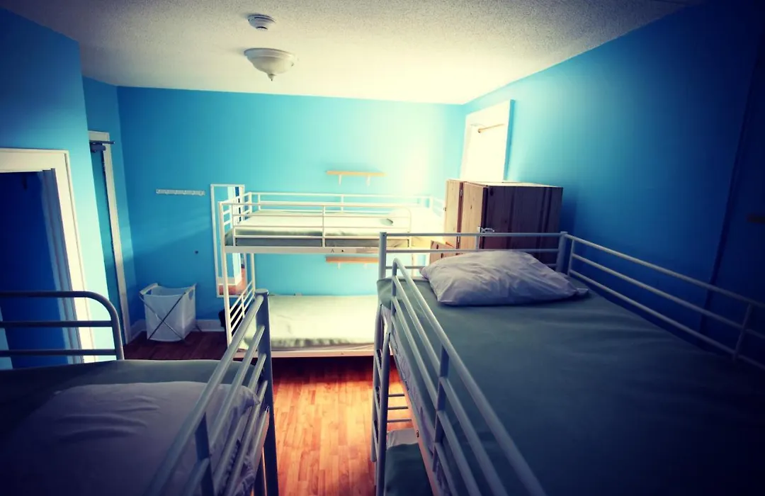 Hostelling International Niagara Falls-1